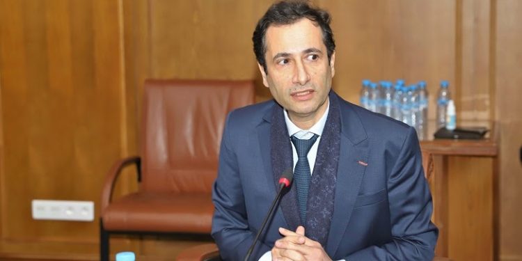 خبر سار للطلبة .. سيتم توظيف 5500 منصب بالصحة و17000 منصب بقطاع التعليم برسم فوج 2021 (السيد بنشعبون)